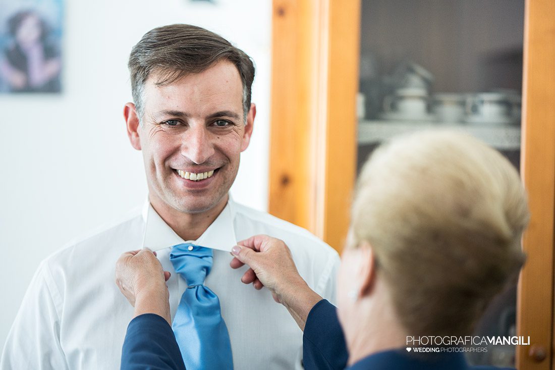 001 preparativi sposo foto matrimonio chiavenna sondrio 001 preparativi sposo foto matrimonio chiavenna sondrio