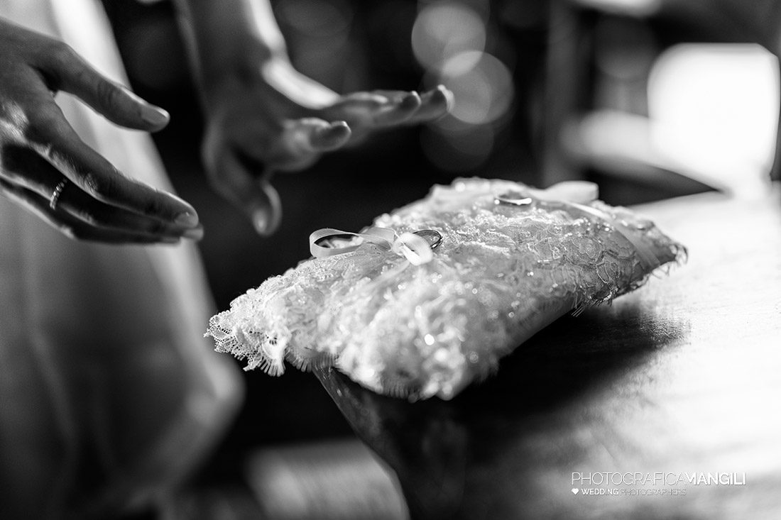 004 ritratto sposa preparativi foto matrimonio castello di rossino calolziocorte lecco 004 ritratto sposa preparativi foto matrimonio castello di rossino calolziocorte lecco