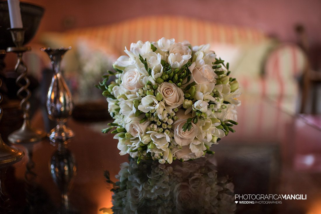007 preparativi bouquet matrimonio castello di rossino fotografo matrimoni lecco 007 preparativi bouquet matrimonio castello di rossino fotografo matrimoni lecco