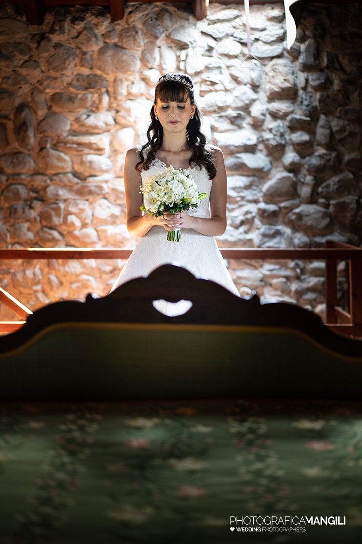 009 ritratto sposa preparativi foto matrimonio castello di rossino calolziocorte lecco 009 ritratto sposa preparativi foto matrimonio castello di rossino calolziocorte lecco