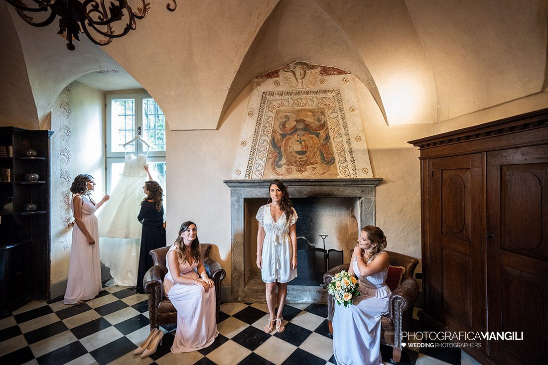 013 preparativi sposa foto matrimonio reportage castello di monasterolo bergamo 013 preparativi sposa foto matrimonio reportage castello di monasterolo bergamo