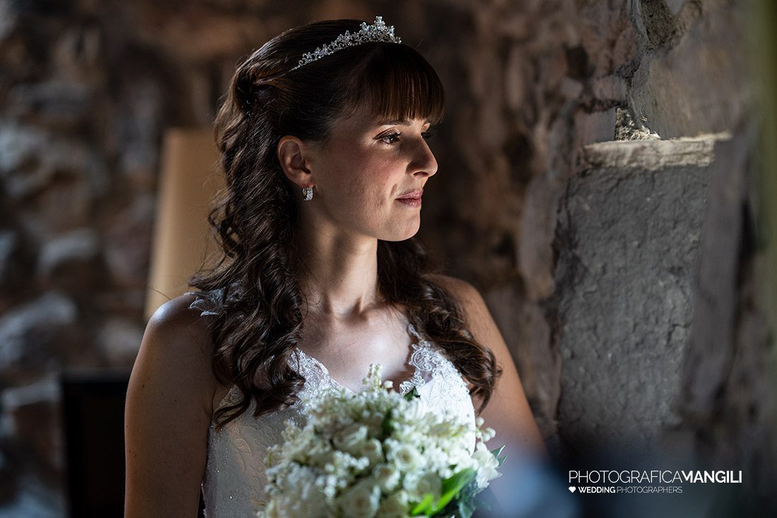013 ritratto sposa preparativi foto matrimonio castello di rossino calolziocorte lecco 013 ritratto sposa preparativi foto matrimonio castello di rossino calolziocorte lecco