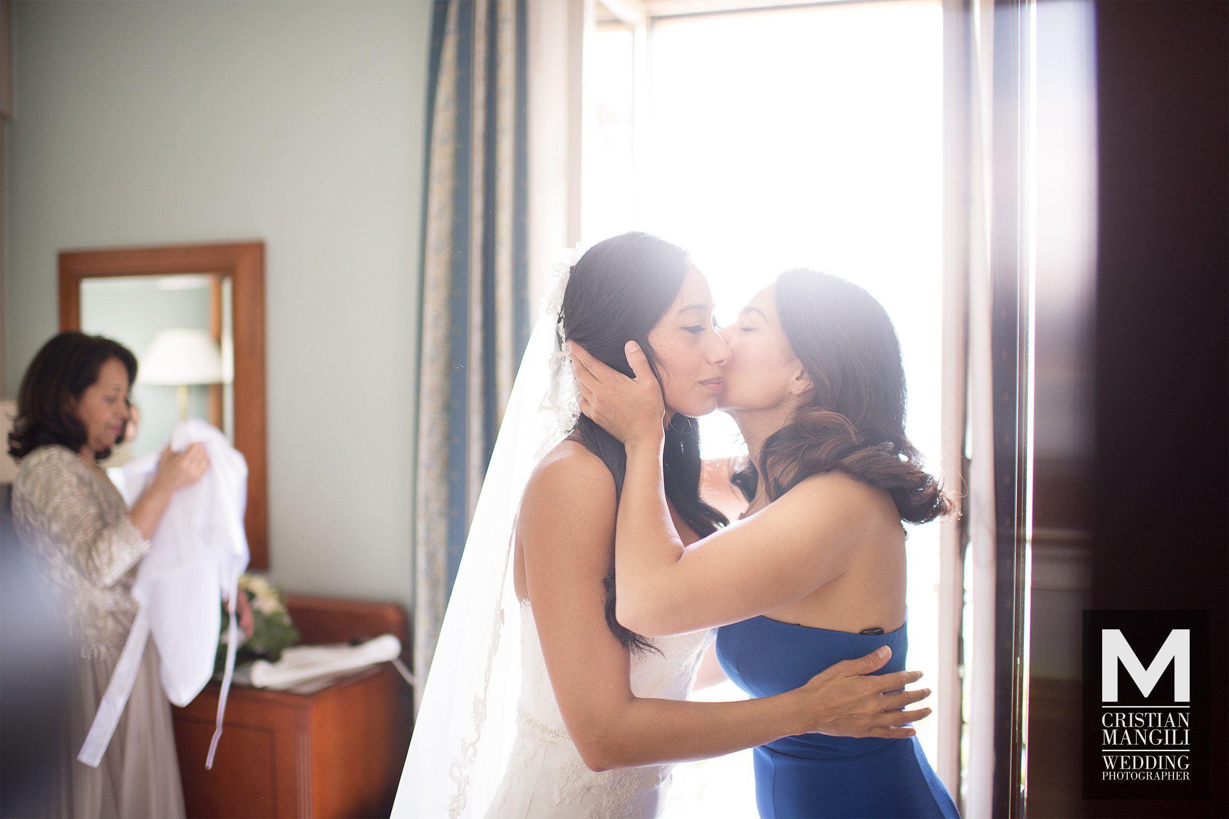 014 wedding photography beautiful bride kissing lake como 014 wedding photography beautiful bride kissing lake como