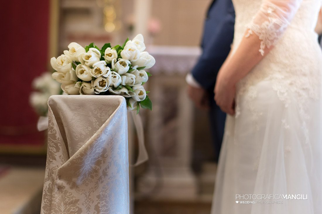 015 bouquet in chiesa foto del matrimonio lecco 015 bouquet in chiesa foto del matrimonio lecco