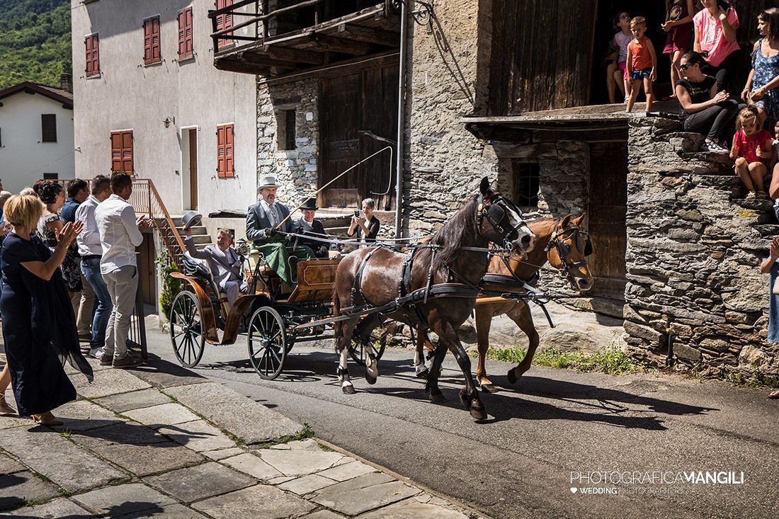 016 cerimonia matrimonio ingresso sposi fotografo chiavenna sondrio 016 cerimonia matrimonio ingresso sposi fotografo chiavenna sondrio