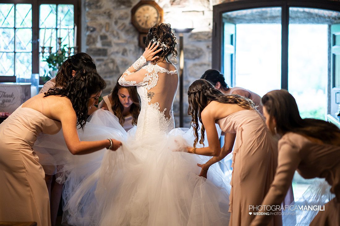 016 preparativi sposa foto matrimonio castello di rossino reportage calolziocorte lecco lago como 016 preparativi sposa foto matrimonio castello di rossino reportage calolziocorte lecco lago como