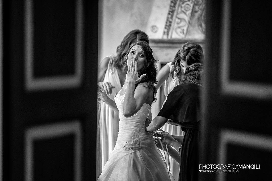 017 preparativi sposa foto matrimonio reportage castello di monasterolo bergamo 017 preparativi sposa foto matrimonio reportage castello di monasterolo bergamo