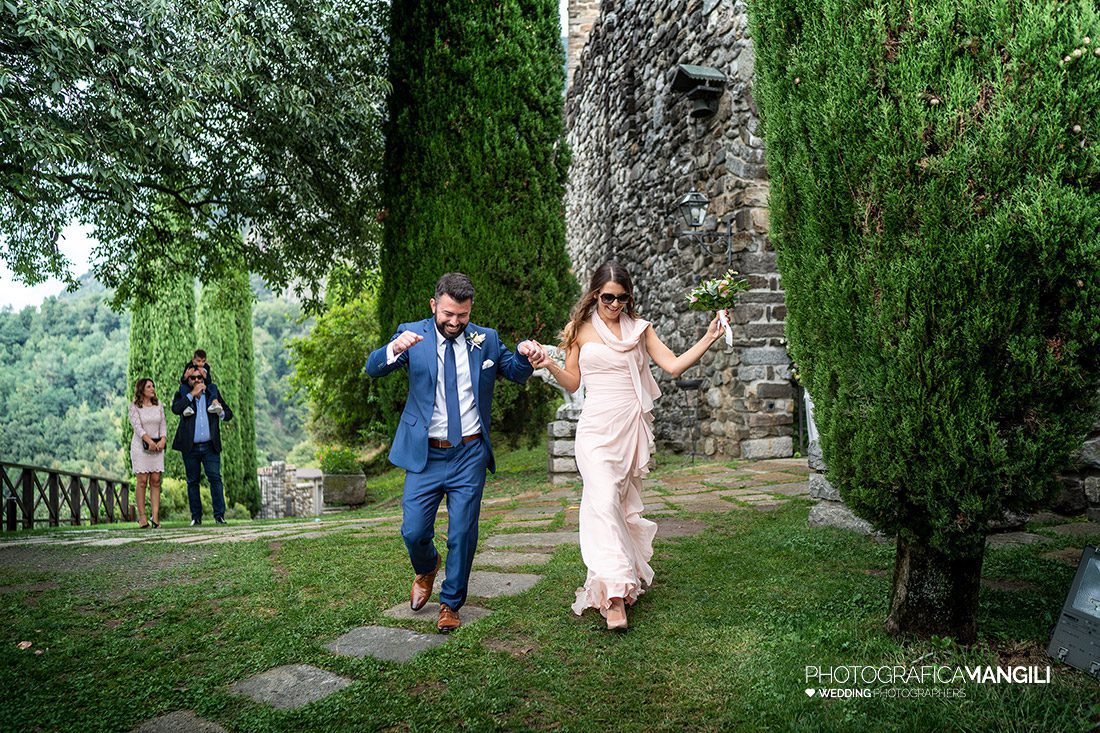 018 cerimonia fotografo sposi matrimonio rito civile castello di rossino calolziocorte lecco lago como 018 cerimonia fotografo sposi matrimonio rito civile castello di rossino calolziocorte lecco lago como