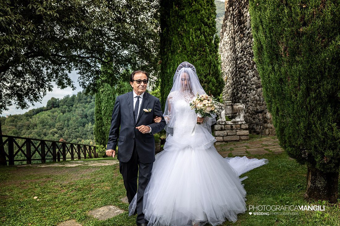 022 cerimonia fotografo sposi matrimonio rito civile castello di rossino calolziocorte lecco lago como 022 cerimonia fotografo sposi matrimonio rito civile castello di rossino calolziocorte lecco lago como