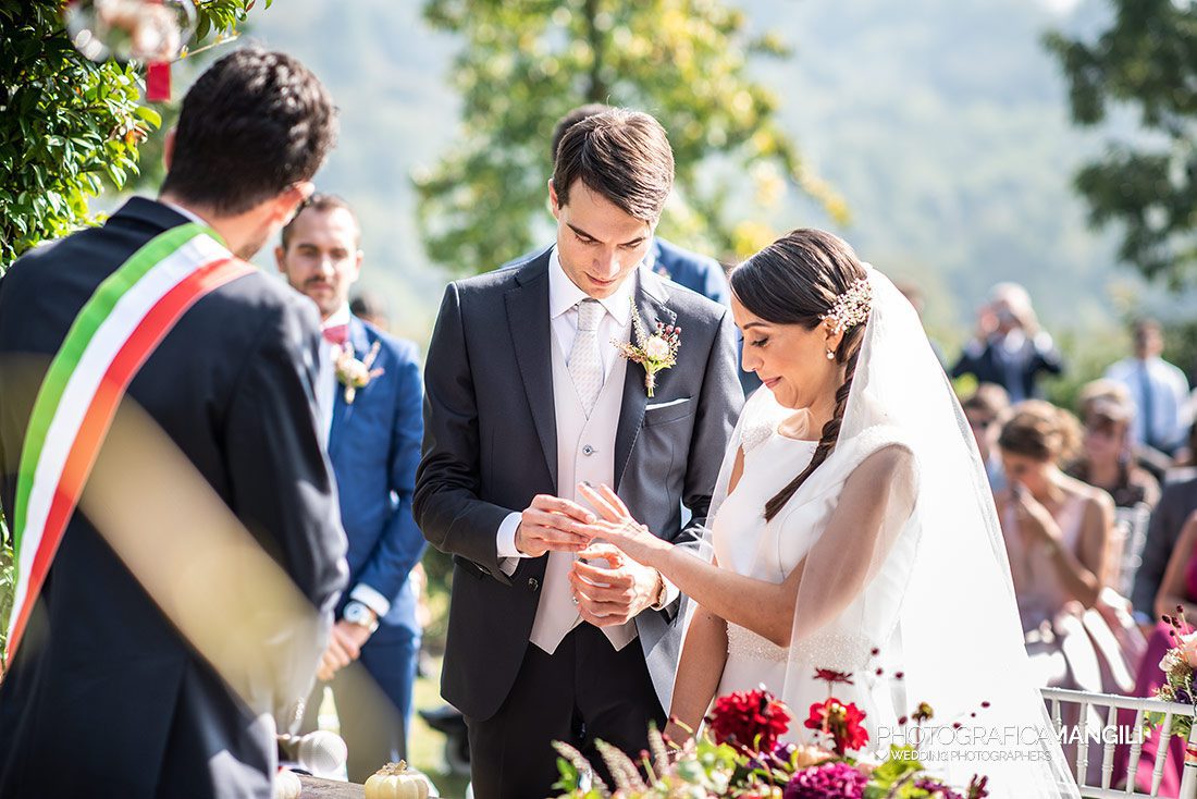 026 cerimonia sposi matrimonio rito civile wedding tenuta serradesca scanzorosciate bergamo 1 026 cerimonia sposi matrimonio rito civile wedding tenuta serradesca scanzorosciate bergamo 1
