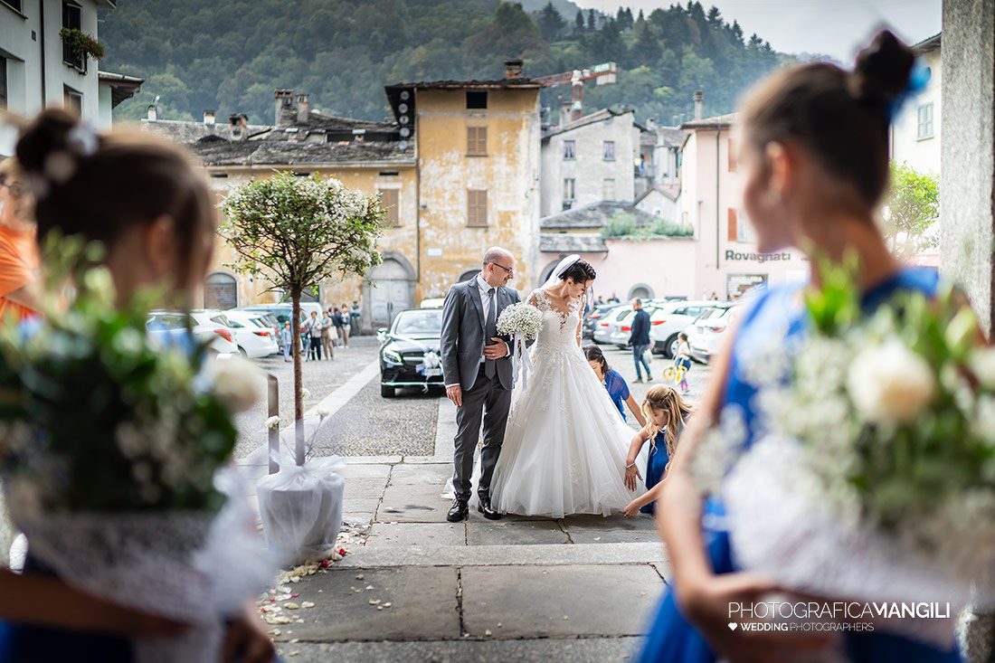 028 ingresso sposa cerimonia chiesa sposi foto matrimonio morbegno sondrio 2 028 ingresso sposa cerimonia chiesa sposi foto matrimonio morbegno sondrio 2