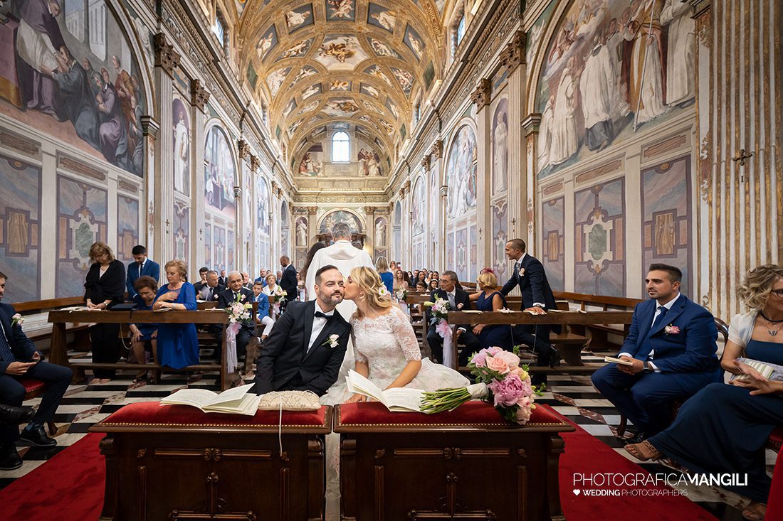 029 cerimonia chiesa sposi foto matrimonio certosa geregnano milano 1 029 cerimonia chiesa sposi foto matrimonio certosa geregnano milano 1