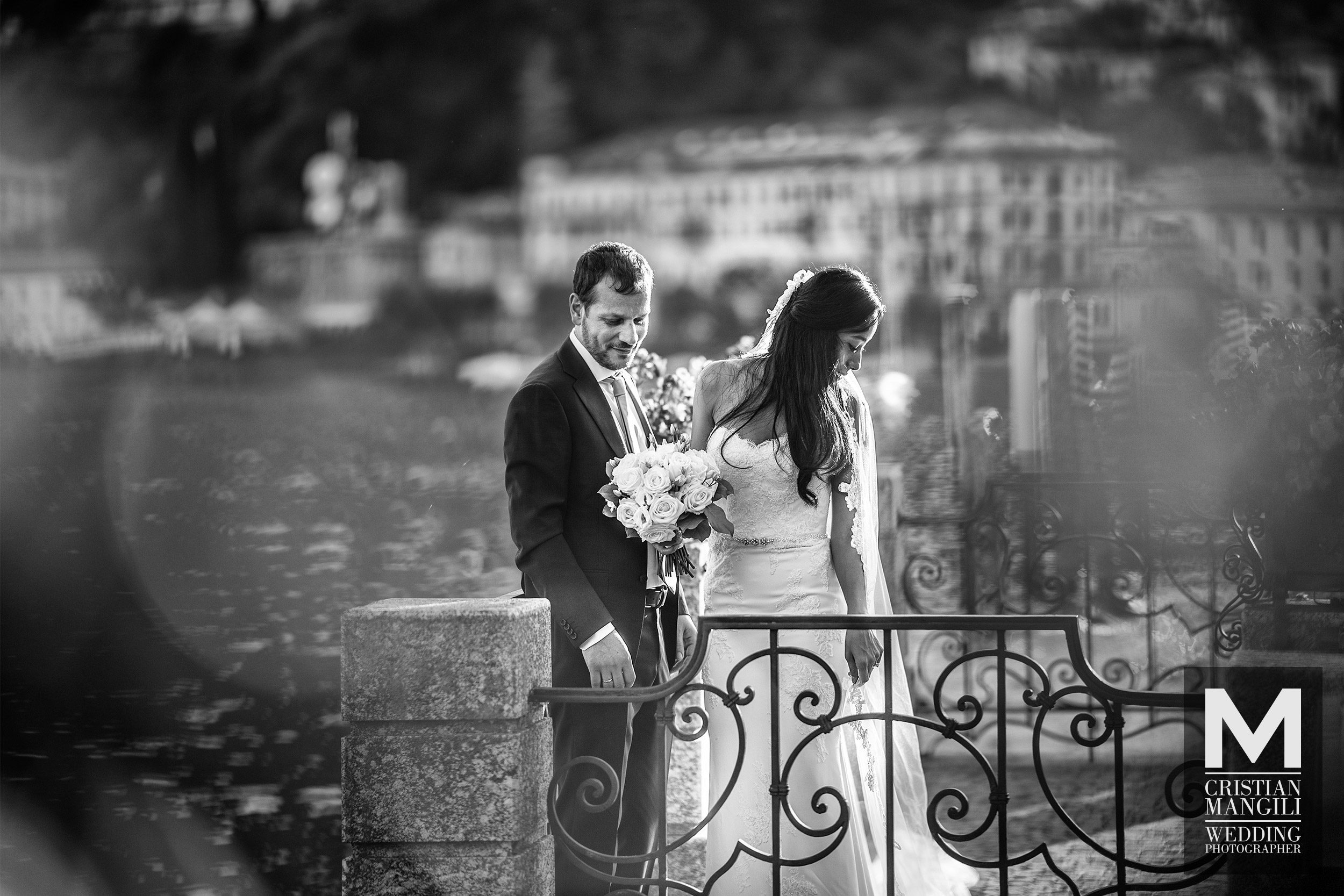 037 wedding photographer kissing on lake como italy 2 037 wedding photographer kissing on lake como italy 2