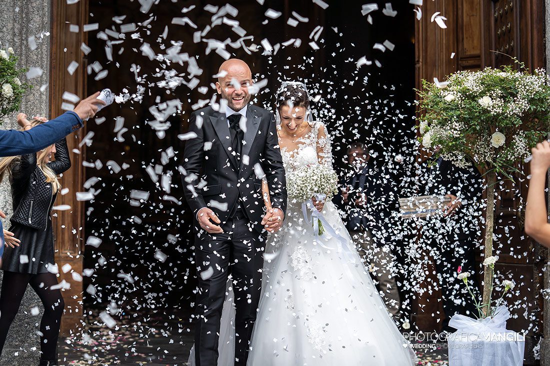 041 cerimonia chiesa lancio del riso sposi foto matrimonio morbegno sondrio 2 041 cerimonia chiesa lancio del riso sposi foto matrimonio morbegno sondrio 2