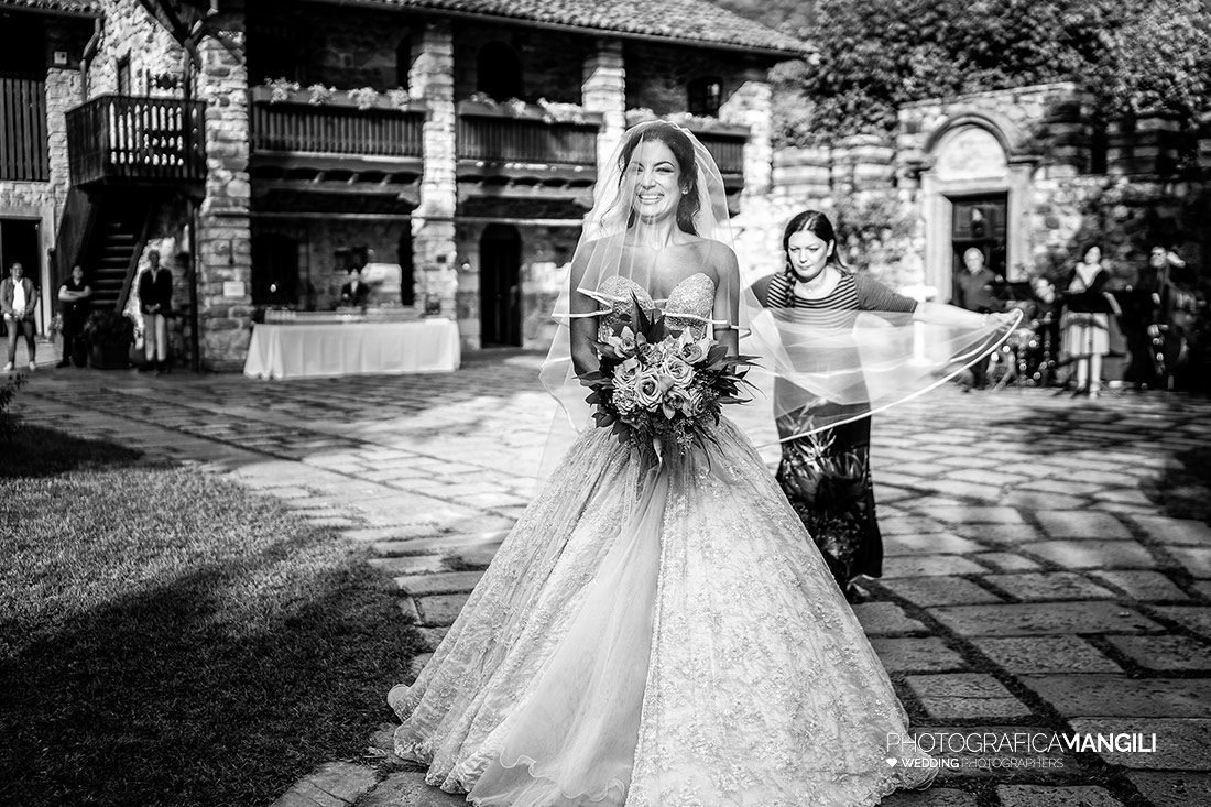 041 cerimonia fotografo sposi matrimonio rito civile castello di rossino lecco lago di como 041 cerimonia fotografo sposi matrimonio rito civile castello di rossino lecco lago di como