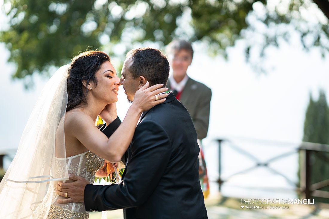 047 cerimonia fotografo sposi matrimonio rito civile castello di rossino lecco lago di como 047 cerimonia fotografo sposi matrimonio rito civile castello di rossino lecco lago di como