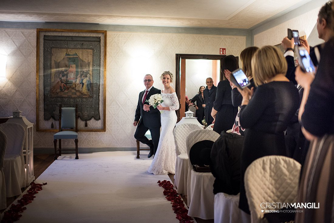 20 arrivo della sposa in chiesa 20 arrivo della sposa in chiesa