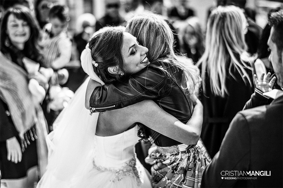 24 sposi festeggiamenti con invitati 24 sposi festeggiamenti con invitati