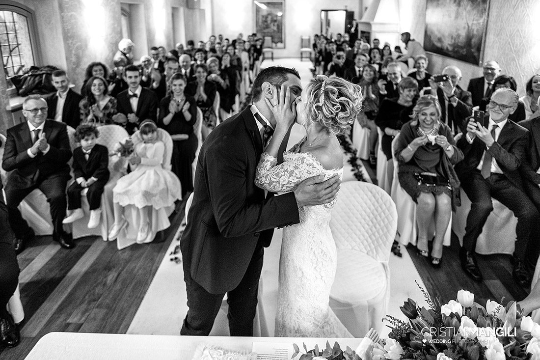 25 bacio sposi in chiesa mangili photo 25 bacio sposi in chiesa mangili photo