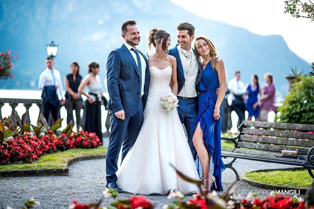 35 foto sposi con invitati 1 35 foto sposi con invitati 1