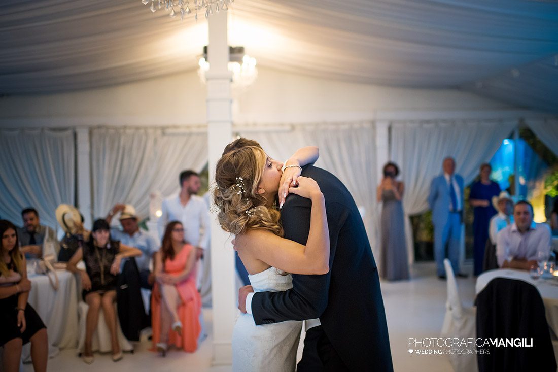 53 abbraccio sposi 53 abbraccio sposi