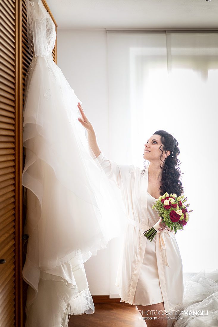 010 preparativi sposa abito foto matrimonio wedding oggiono 010 preparativi sposa abito foto matrimonio wedding oggiono