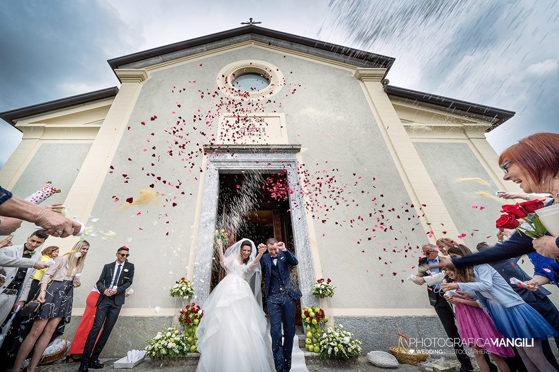 032 cerimonia chiesa uscita sposi matrimonio wedding oggiono 032 cerimonia chiesa uscita sposi matrimonio wedding oggiono