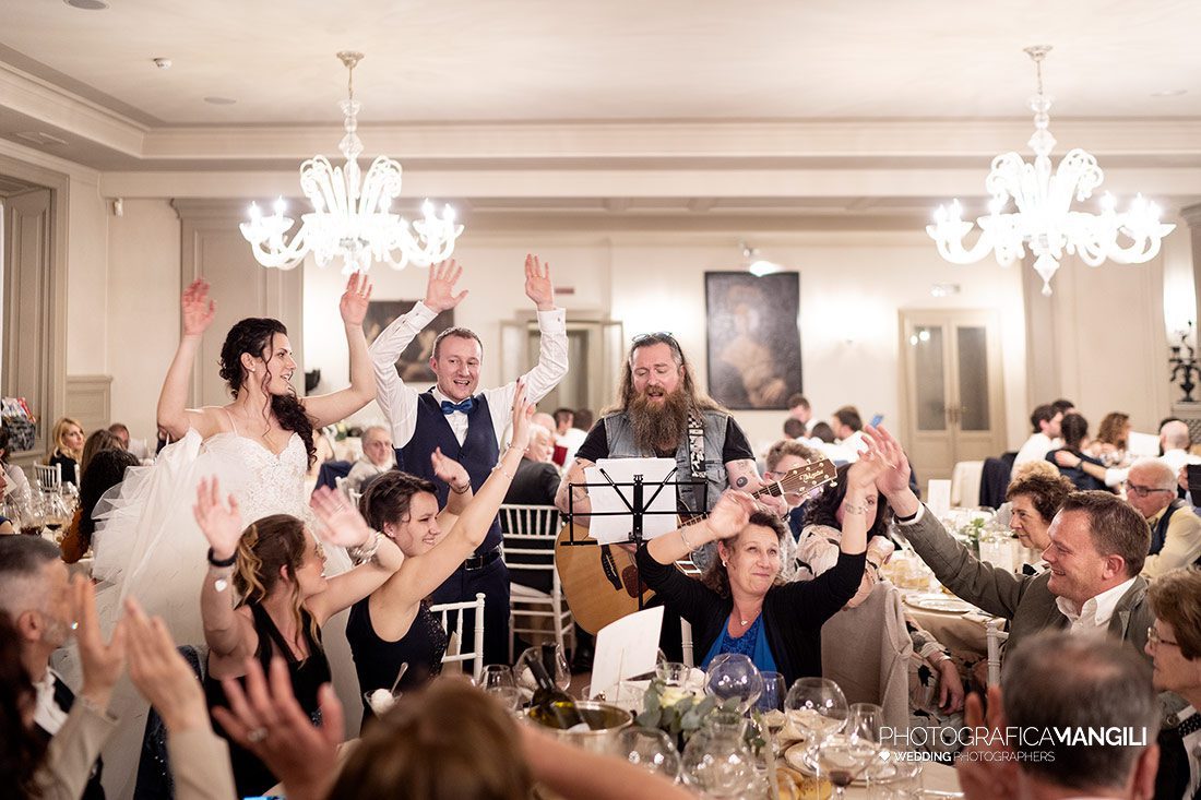 058 sposi amici animazione matrimonio wedding reportage villa acquaroli carvico bergamo 058 sposi amici animazione matrimonio wedding reportage villa acquaroli carvico bergamo