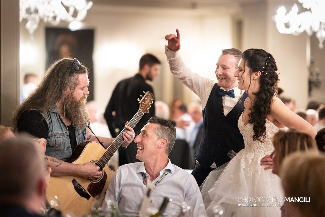 059 sposi amici animazione matrimonio wedding reportage villa acquaroli carvico bergamo 059 sposi amici animazione matrimonio wedding reportage villa acquaroli carvico bergamo