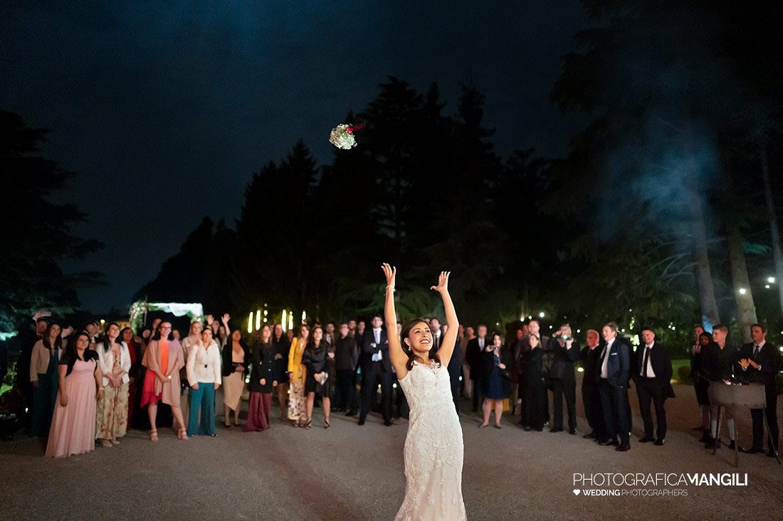 086 reportage lancio bouquet matrimonio villa acquaroli carvico bergamo 086 reportage lancio bouquet matrimonio villa acquaroli carvico bergamo