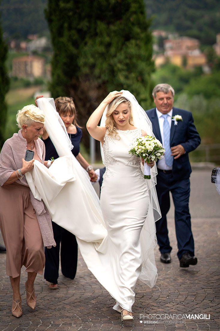 020 reportage ingresso chiesa rovagnate lecco sposi cerimonia foto matrimonio wedding 020 reportage ingresso chiesa rovagnate lecco sposi cerimonia foto matrimonio wedding