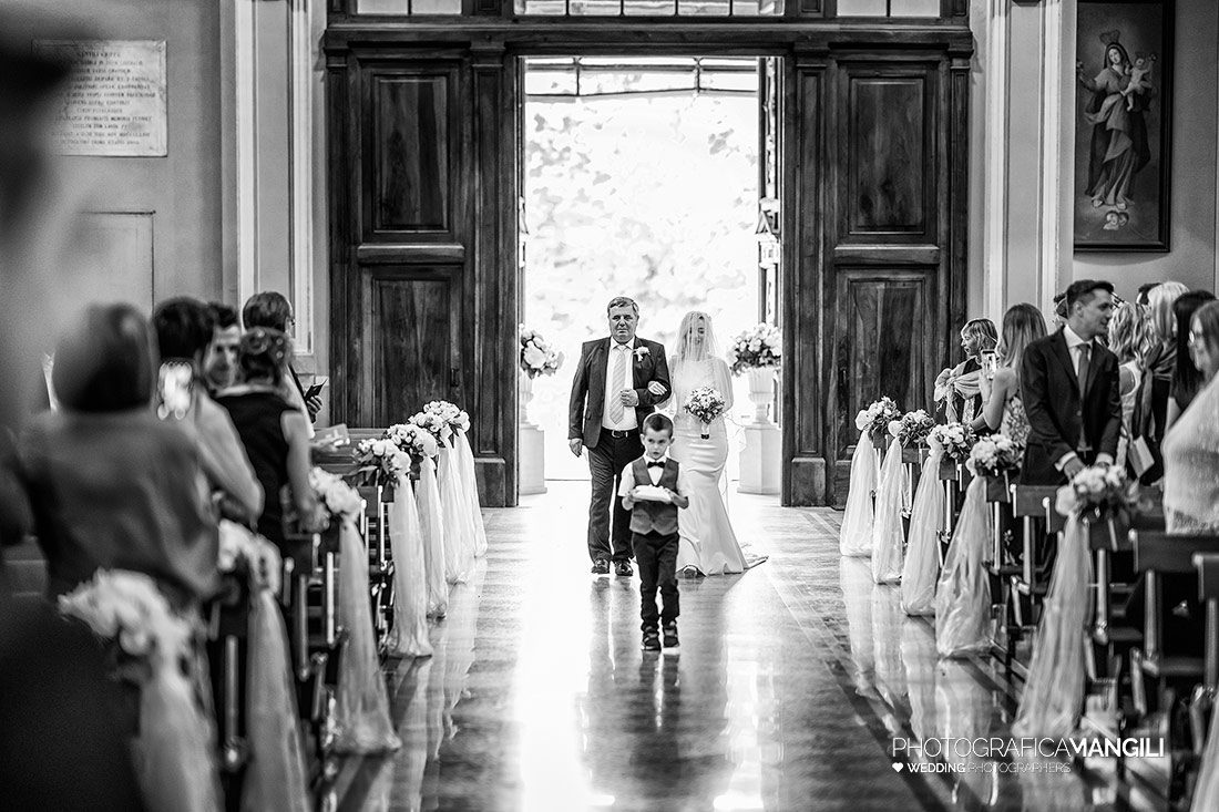 021 reportage ingresso chiesa rovagnate lecco sposi cerimonia foto matrimonio wedding 021 reportage ingresso chiesa rovagnate lecco sposi cerimonia foto matrimonio wedding