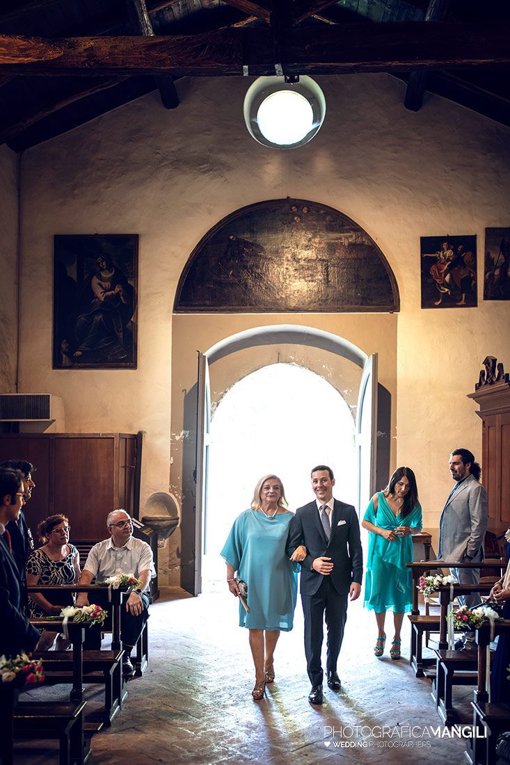 014 reportage ingresso chiesa san giorgio mandello del lario lecco sposi cerimonia foto matrimonio wedding 014 reportage ingresso chiesa san giorgio mandello del lario lecco sposi cerimonia foto matrimonio wedding