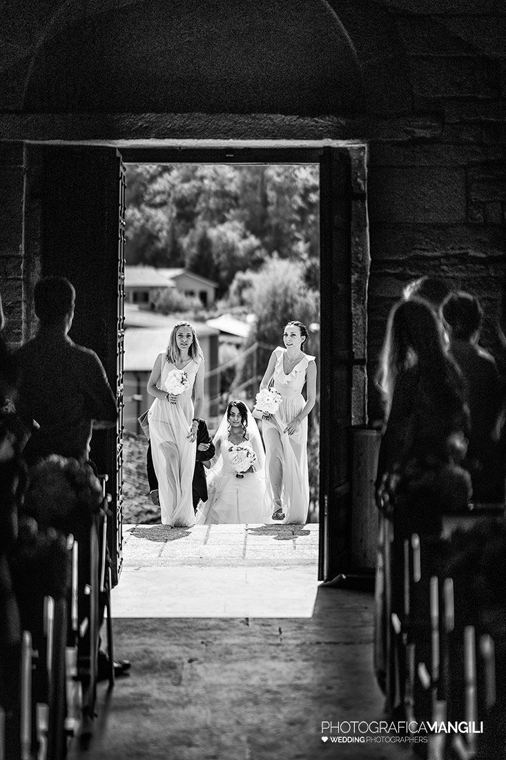 015 reportage ingresso chiesa arlate calco lecco sposi cerimonia foto matrimonio wedding 015 reportage ingresso chiesa arlate calco lecco sposi cerimonia foto matrimonio wedding