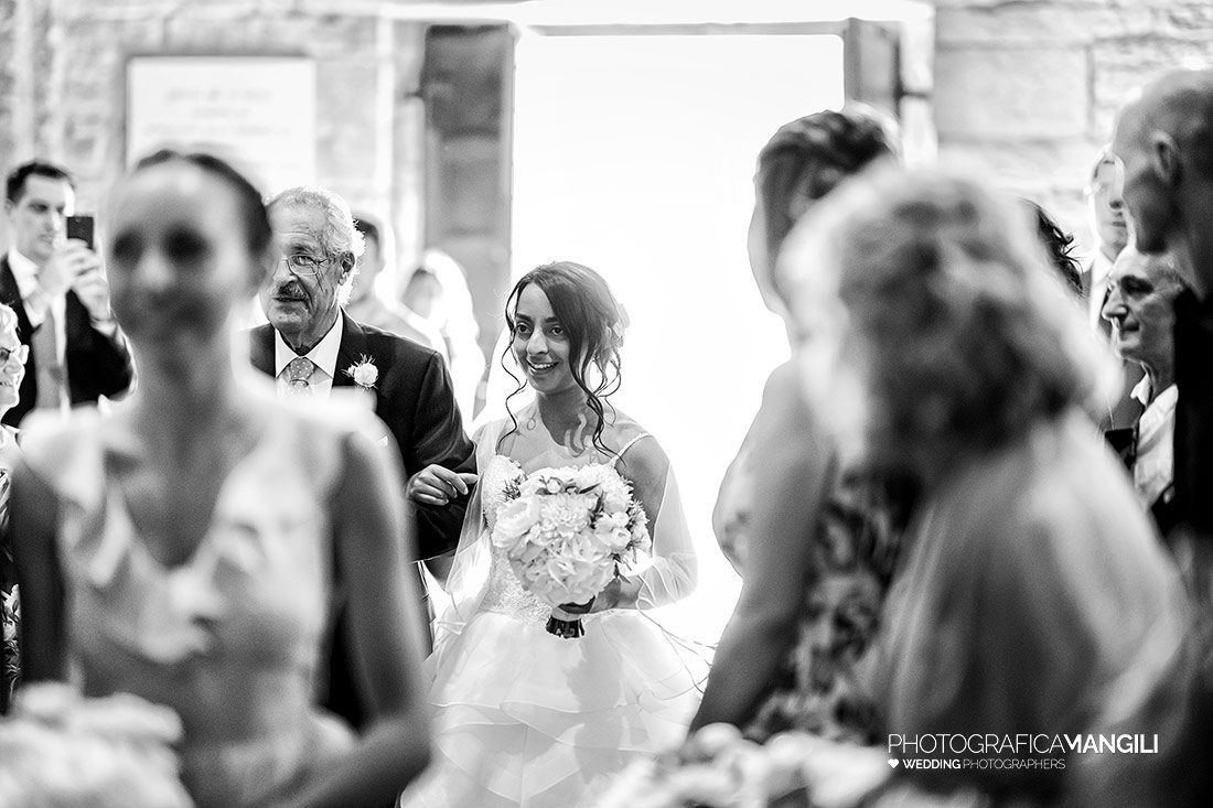 017 reportage ingresso chiesa arlate calco lecco sposi cerimonia foto matrimonio wedding 017 reportage ingresso chiesa arlate calco lecco sposi cerimonia foto matrimonio wedding