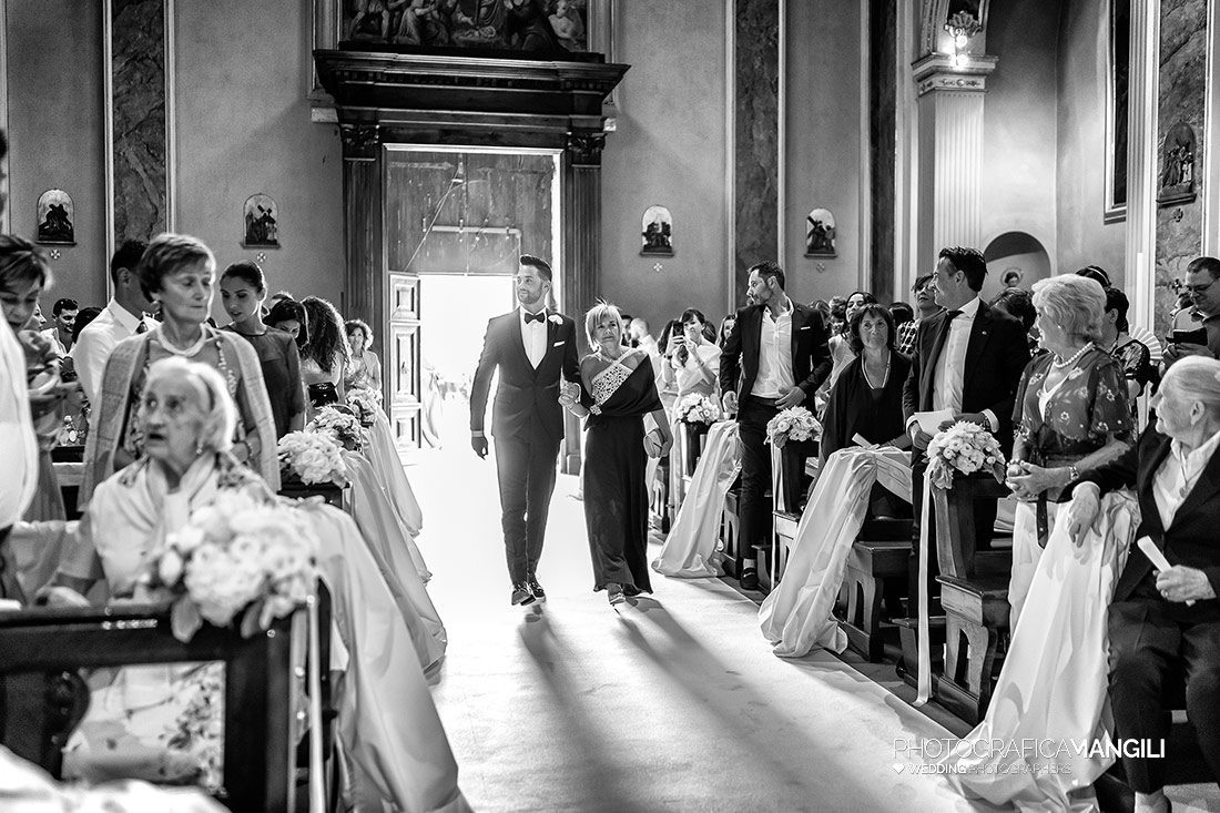 017 reportage wedding ingresso chiesa sposo foto matrimonio bergamo 1 017 reportage wedding ingresso chiesa sposo foto matrimonio bergamo 1