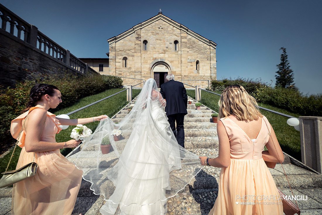 018 reportage ingresso chiesa arlate calco lecco sposi cerimonia foto matrimonio wedding 018 reportage ingresso chiesa arlate calco lecco sposi cerimonia foto matrimonio wedding