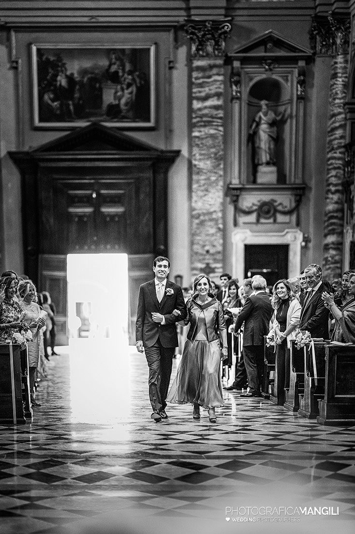 021 reportage wedding ingresso chiesa sposo foto matrimonio bergamo