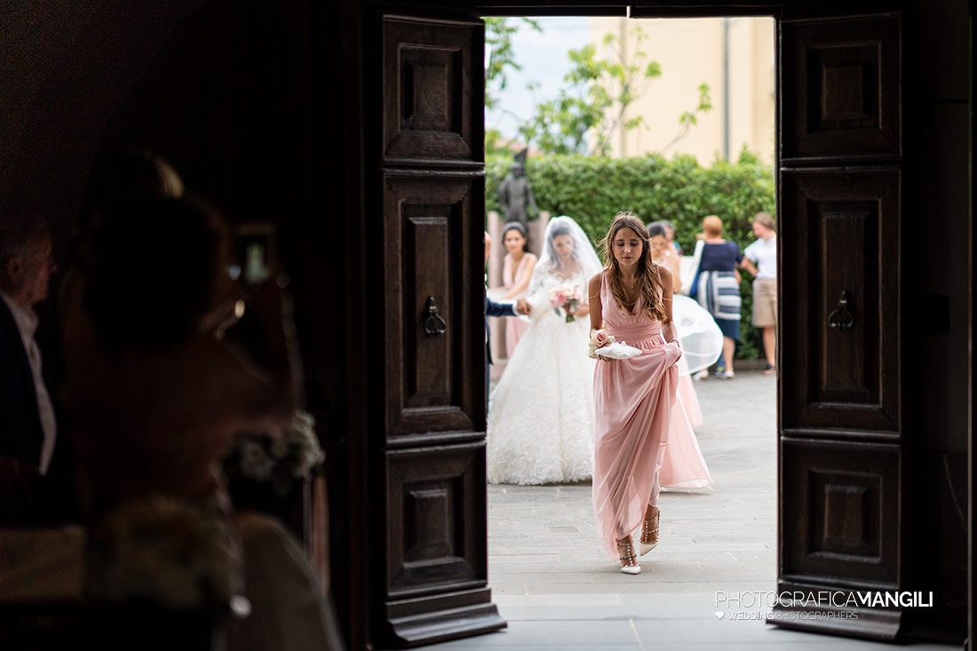 021b reportage wedding ingresso chiesa sposa foto matrimonio bergamo 021b reportage wedding ingresso chiesa sposa foto matrimonio bergamo
