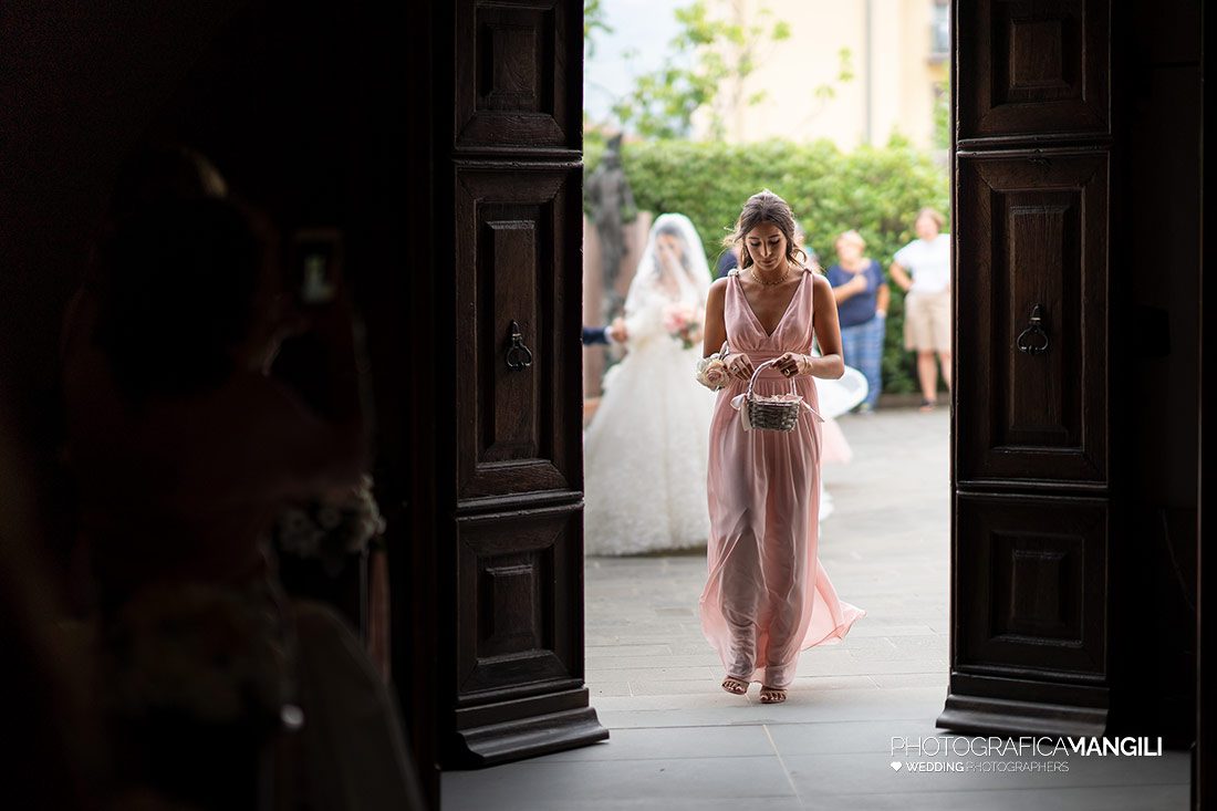 022b reportage wedding ingresso chiesa sposa foto matrimonio bergamo 022b reportage wedding ingresso chiesa sposa foto matrimonio bergamo