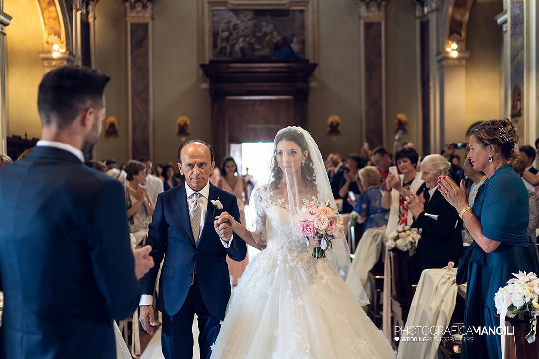 023 reportage wedding ingresso chiesa sposa foto matrimonio bergamo 1 023 reportage wedding ingresso chiesa sposa foto matrimonio bergamo 1