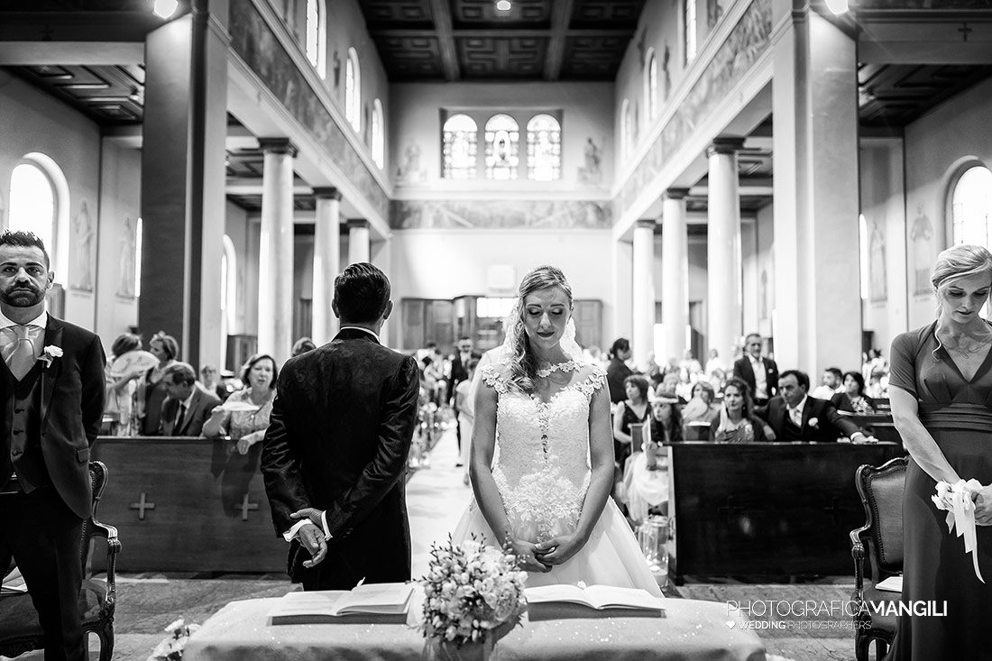 030 reportage chiesa carugo como sposi cerimonia foto matrimonio wedding 030 reportage chiesa carugo como sposi cerimonia foto matrimonio wedding