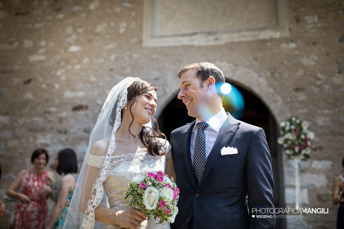 030 reportage uscita chiesa lancio riso san giorgio mandello del lario lecco sposi cerimonia foto matrimonio wedding 030 reportage uscita chiesa lancio riso san giorgio mandello del lario lecco sposi cerimonia foto matrimonio wedding