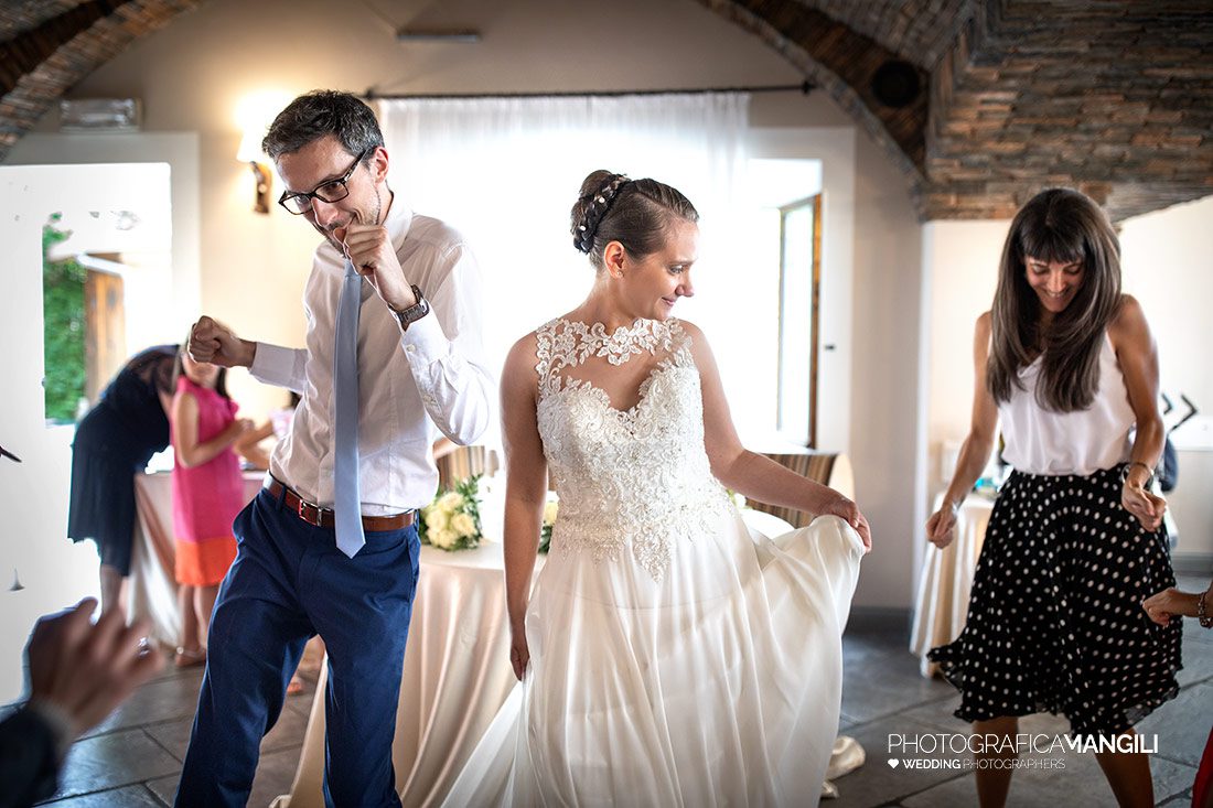 045 reportage wedding ritratti ballo sposi foto matrimonio madonnina barni como 045 reportage wedding ritratti ballo sposi foto matrimonio madonnina barni como