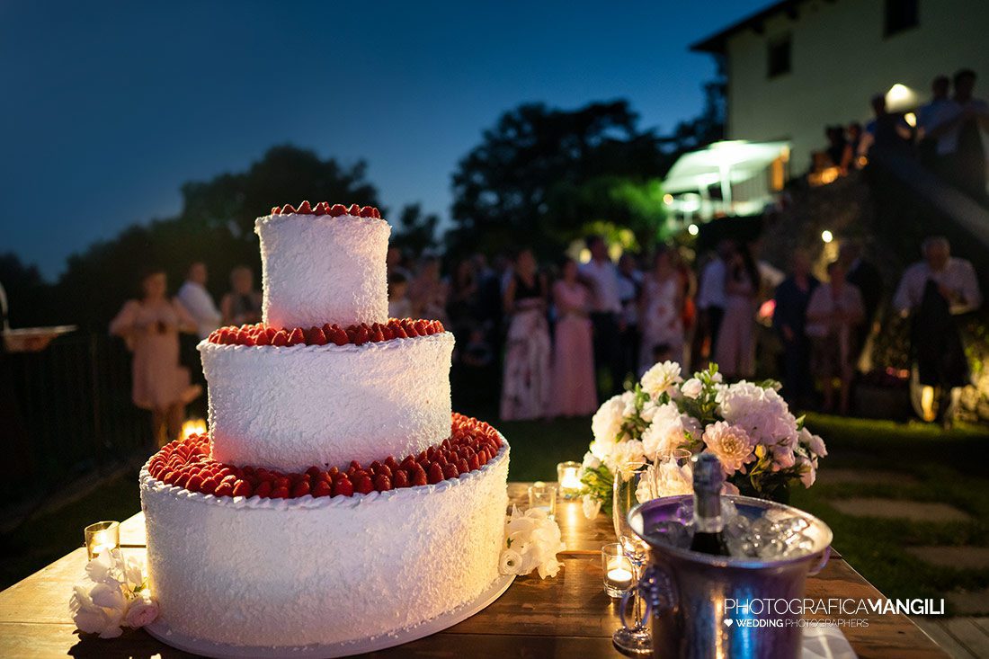 052 reportage wedding sposi foto taglio torta matrimonio villa calchi calco lecco 052 reportage wedding sposi foto taglio torta matrimonio villa calchi calco lecco