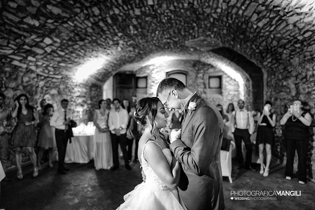 054 reportage wedding sposi foto taglio torta matrimonio villa calchi calco lecco 054 reportage wedding sposi foto taglio torta matrimonio villa calchi calco lecco