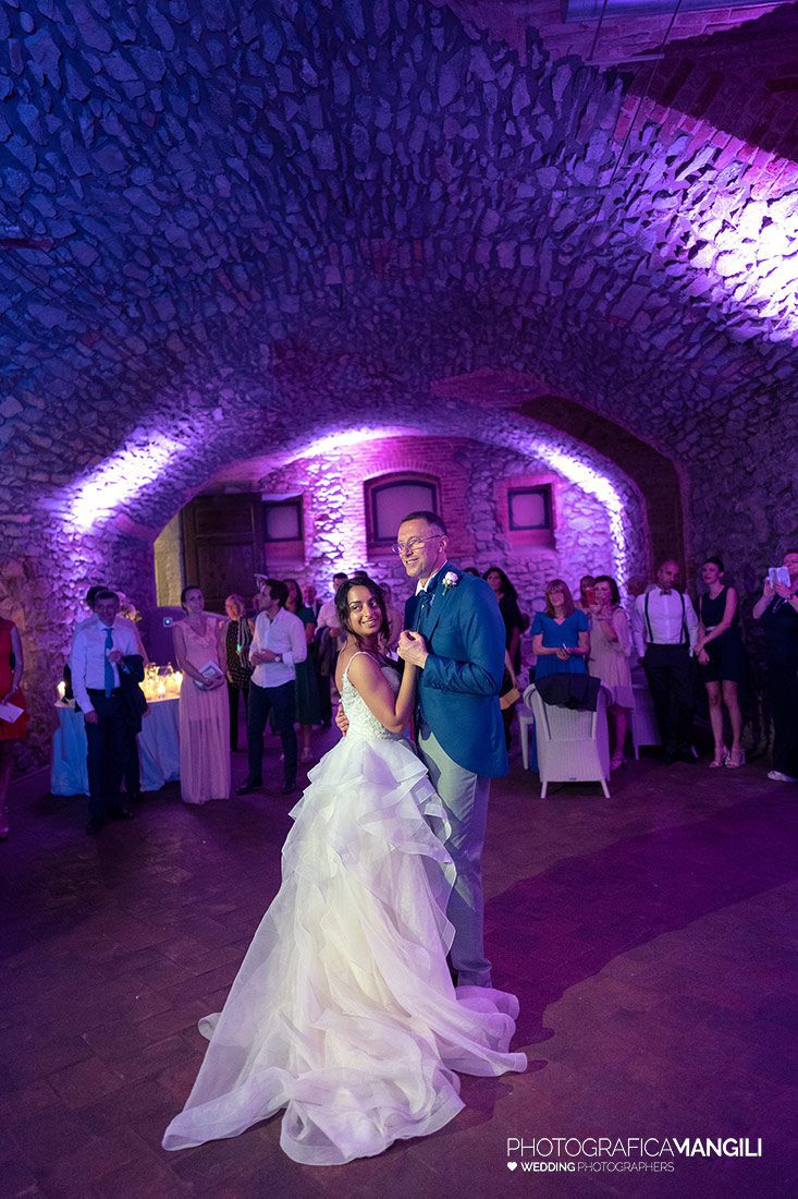 055 reportage wedding sposi foto taglio torta matrimonio villa calchi calco lecco 055 reportage wedding sposi foto taglio torta matrimonio villa calchi calco lecco