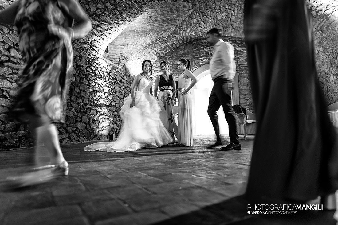 058 reportage wedding sposi foto taglio torta matrimonio villa calchi calco lecco 058 reportage wedding sposi foto taglio torta matrimonio villa calchi calco lecco