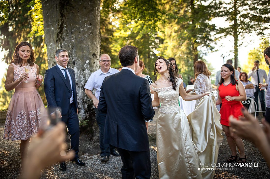 059 reportage wedding sposi foto ritratto ballo matrimonio villa pietraluna civenna como 059 reportage wedding sposi foto ritratto ballo matrimonio villa pietraluna civenna como
