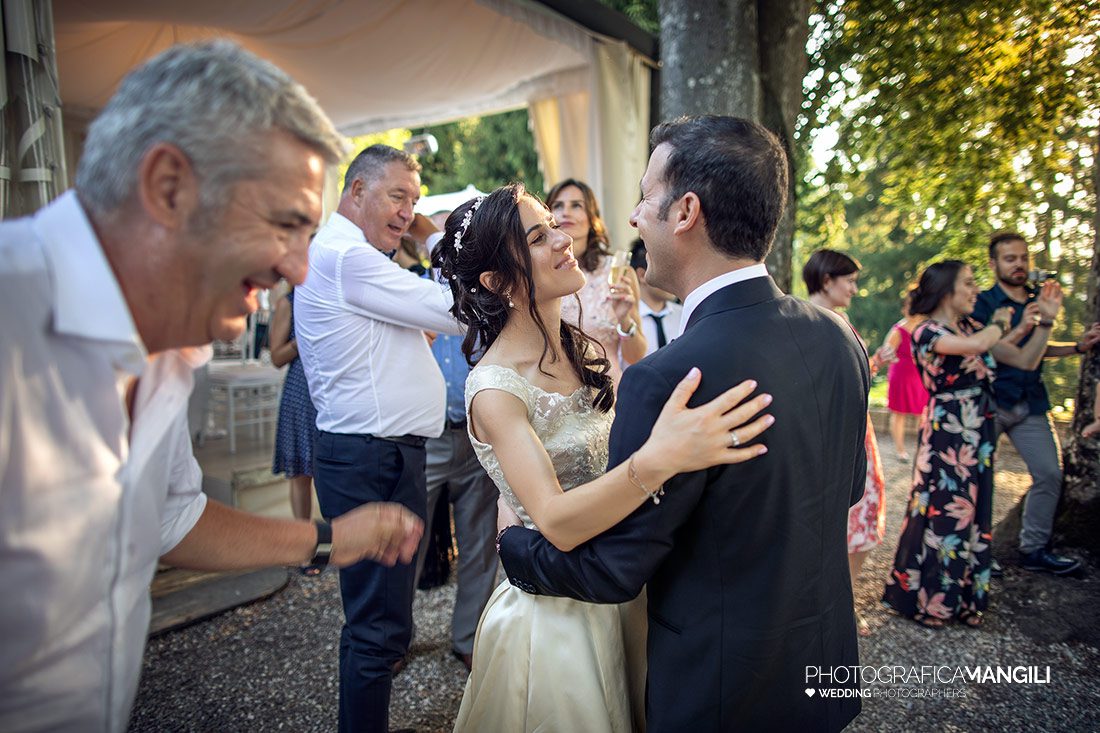 060 reportage wedding sposi foto ritratto ballo matrimonio villa pietraluna civenna como 060 reportage wedding sposi foto ritratto ballo matrimonio villa pietraluna civenna como